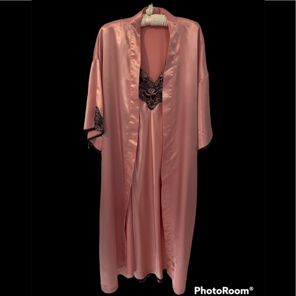 Fantasies by Morgan Taylor Exquisite Peignoir Set - Picture 1 of 7